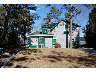33 Laurel Point Cir, Harpswell, ME 04079