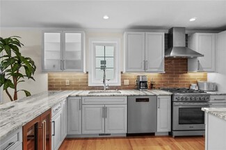 12 Lily Ln, West Warwick, RI 02893
