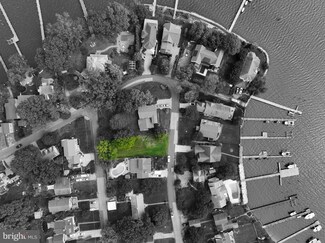 527 Bayview Point Dr, Edgewater, MD 21037