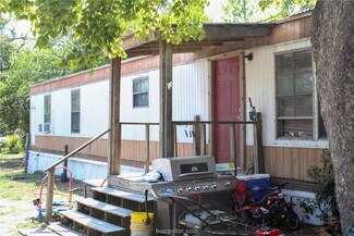 520 S Broadway St, Jewett, TX 75846