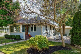 620 E Benton Ave, Naperville, IL 60540
