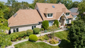2 Cornell Dr, Lincolnshire, IL 60069