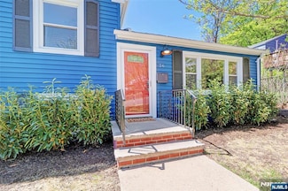 26 Nutwold Ave, West Orange, NJ 07052