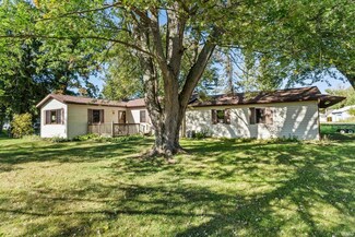 7990 S 150 E, Wolcottville, IN 46795