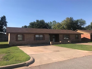 2216 Seth Ave, Weatherford, OK 73096