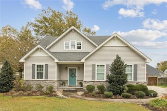 567 Waters Rd, Chesapeake, VA 23322