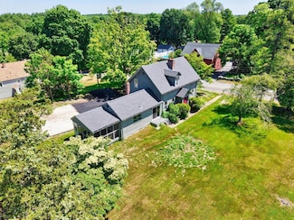 6 Nemasket St, Middleboro, MA 02346