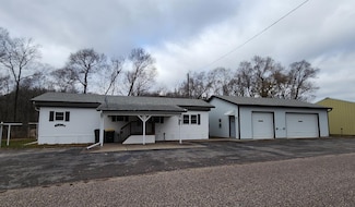 600 Ripley St, Harpers Ferry, IA 52146