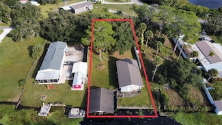 2064 Shady Ln, Geneva, FL 32732