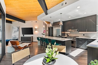 211 S Henry St Unit 201, Madison, WI 53703