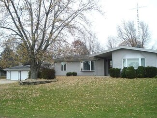 1190 Hidden Valley Dr, Varna, IL 61375
