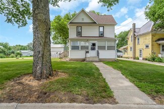 507 Adrian St, Waterloo, IA 50703