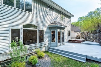 1476 Pinetree Pass, Saint Paul, MN 55122