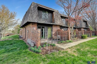 2331 S 74th St Unit 36, Lincoln, NE 68506
