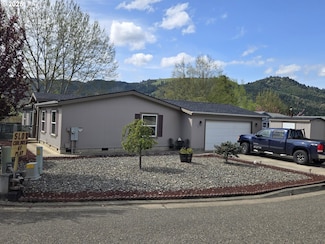 111 Margie Ct, Myrtle Creek, OR 97457