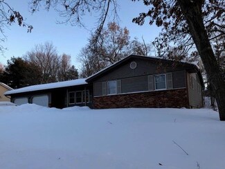 219 Pauquette Dr, Poynette, WI 53955