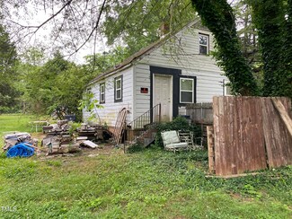 214 W Summerbell Ave, Elon, NC 27244