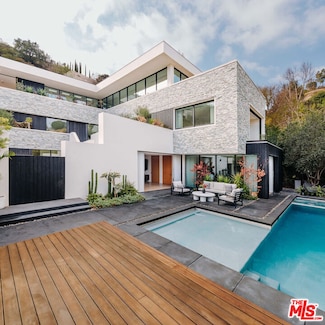 7681 Willow Glen Rd, Los Angeles, CA 90046