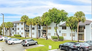 7130 NW 179th St Unit 111, Hialeah, FL 33015