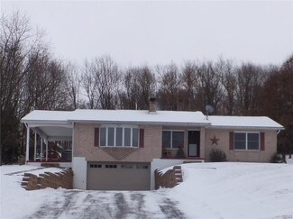 7714 Herstra Ct, New Tripoli, PA 18066