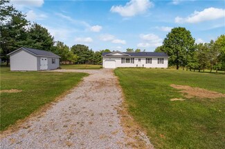 2588 Fulton Rd, Creston, OH 44217