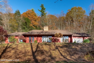 460 Lewis Dr, Bear Creek, PA 18602