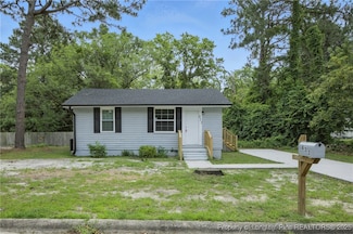 833 Amye St, Fayetteville, NC 28301