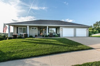 531 Sapphire Cir, Dubuque, IA 52001