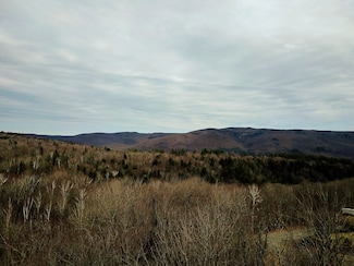 210 Sparrow Dr, Stamford, VT 05352
