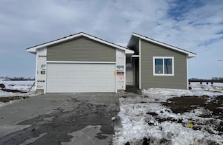 400 NE Chalet St, Elkhart, IA 50073