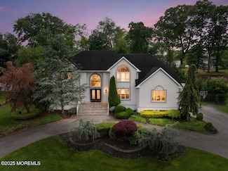 11 Hemingway Ct, Morganville, NJ 07751