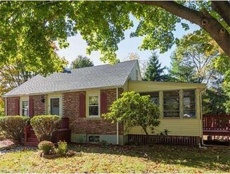 9 Veterans Ln, Stoneham, MA 02180