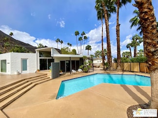 345 W Crestview Dr, Palm Springs, CA 92264
