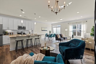 6450 Keeton Ln, Harrisburg, NC 28075