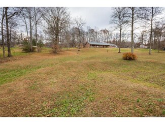 751 N Lankford School Rd, Taswell, IN 47175