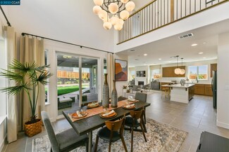 3349 Vista Meadows Dr, Pittsburg, CA 94565