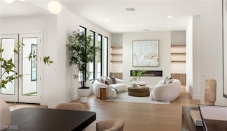 204 Luxaire Ct, Las Vegas, NV 89144