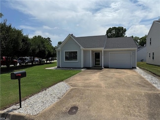 1346 Debbs Ln, Chesapeake, VA 23320