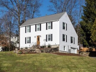 22 Wayside Ln, Ashland, MA 01721