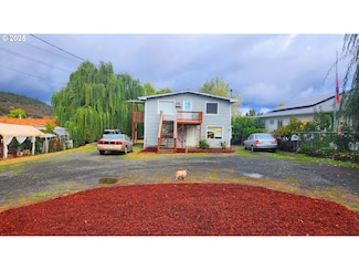 260 Pleasant Ave, Roseburg, OR 97470