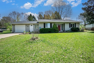 601 S Nursery St, Lawton, MI 49065