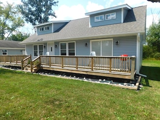 819 Rosebud Ave, Twin Lakes, WI 53181