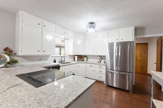 1102 15th St, Shallowater, TX 79363