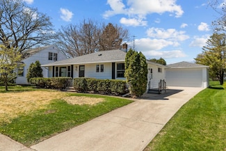 2015 Nebraska St, Oshkosh, WI 54902