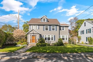 9 Charlotte Rd, Marblehead, MA 01945
