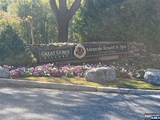 1 Gray Rock Dr Unit 11, Vernon, NJ 07462