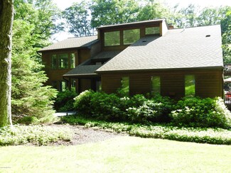 345 S Main Rd, Mountain Top, PA 18707
