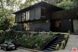 5649 Valley Oak Dr, Los Angeles, CA 90068