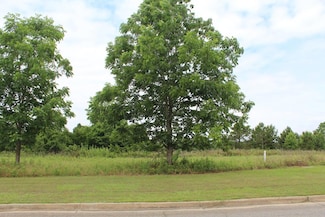 181 Stonegate Dr, Albany, GA 31721