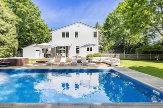 4594 Noyack Rd, Sag Harbor, NY 11963